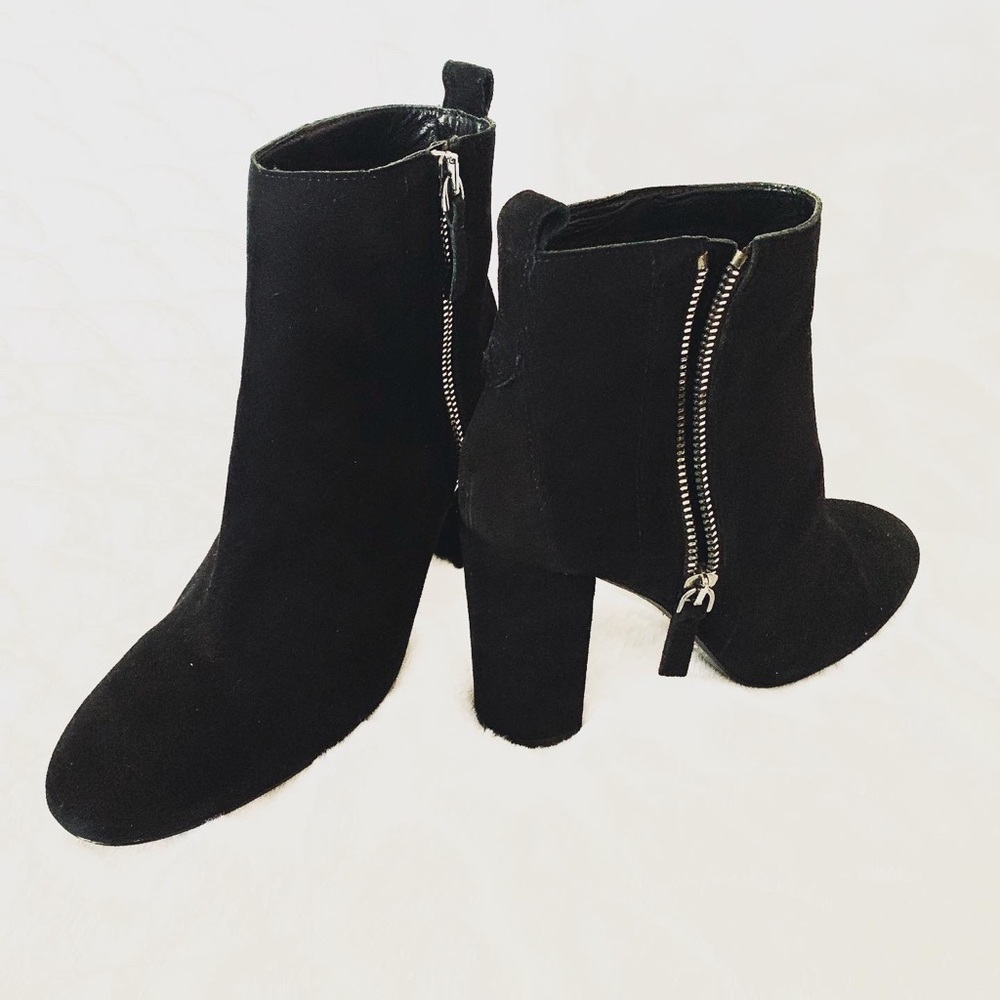 Massimo Dutti Black Suede Booties
